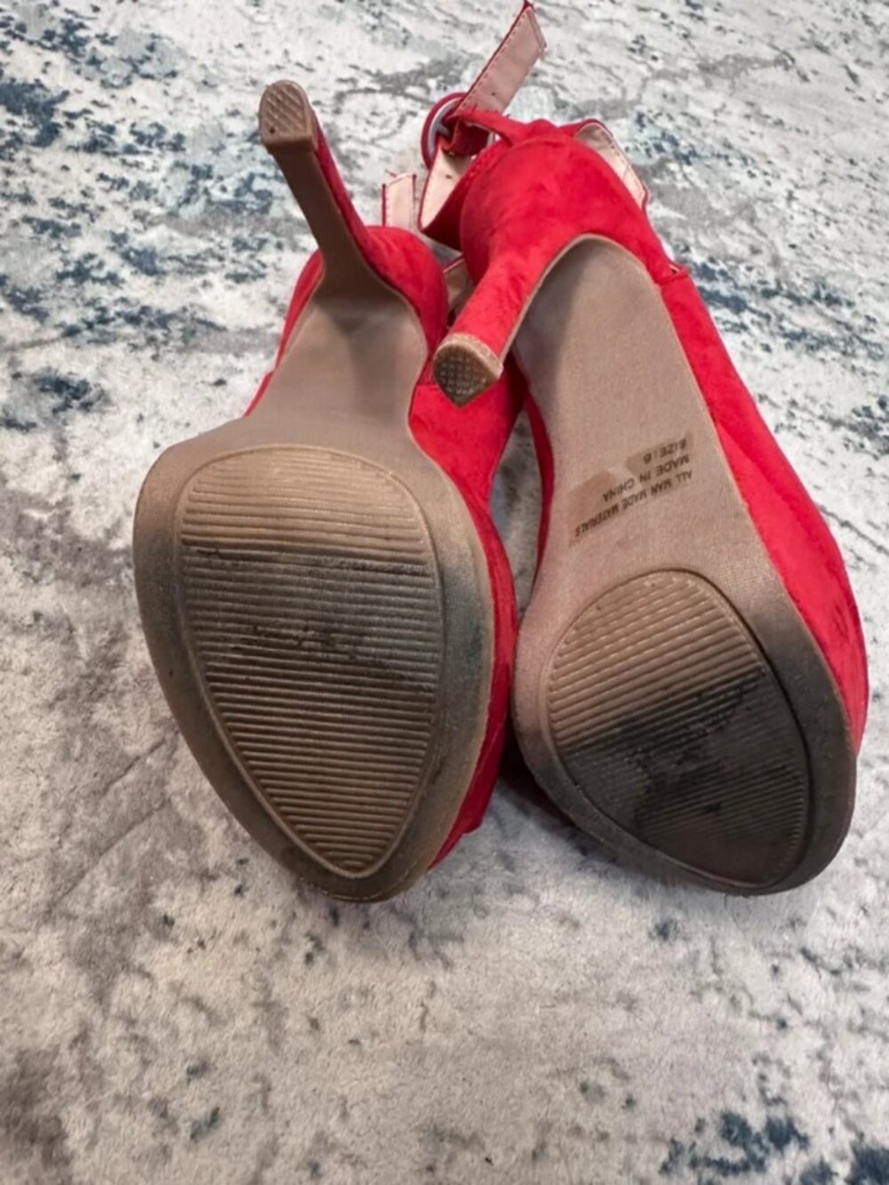 Red heels - Picture 4 of 5